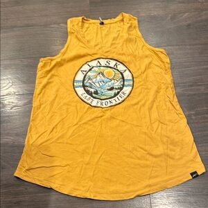 Techstyles Alaska Graphic Mustard Tank Top size XL 4:2